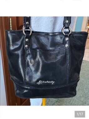 B. Makowsky  shoulder bag  soft brushed leather  black/Silvertone 2 outside pock